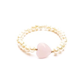 Pulsera de perlas con corazón rosa